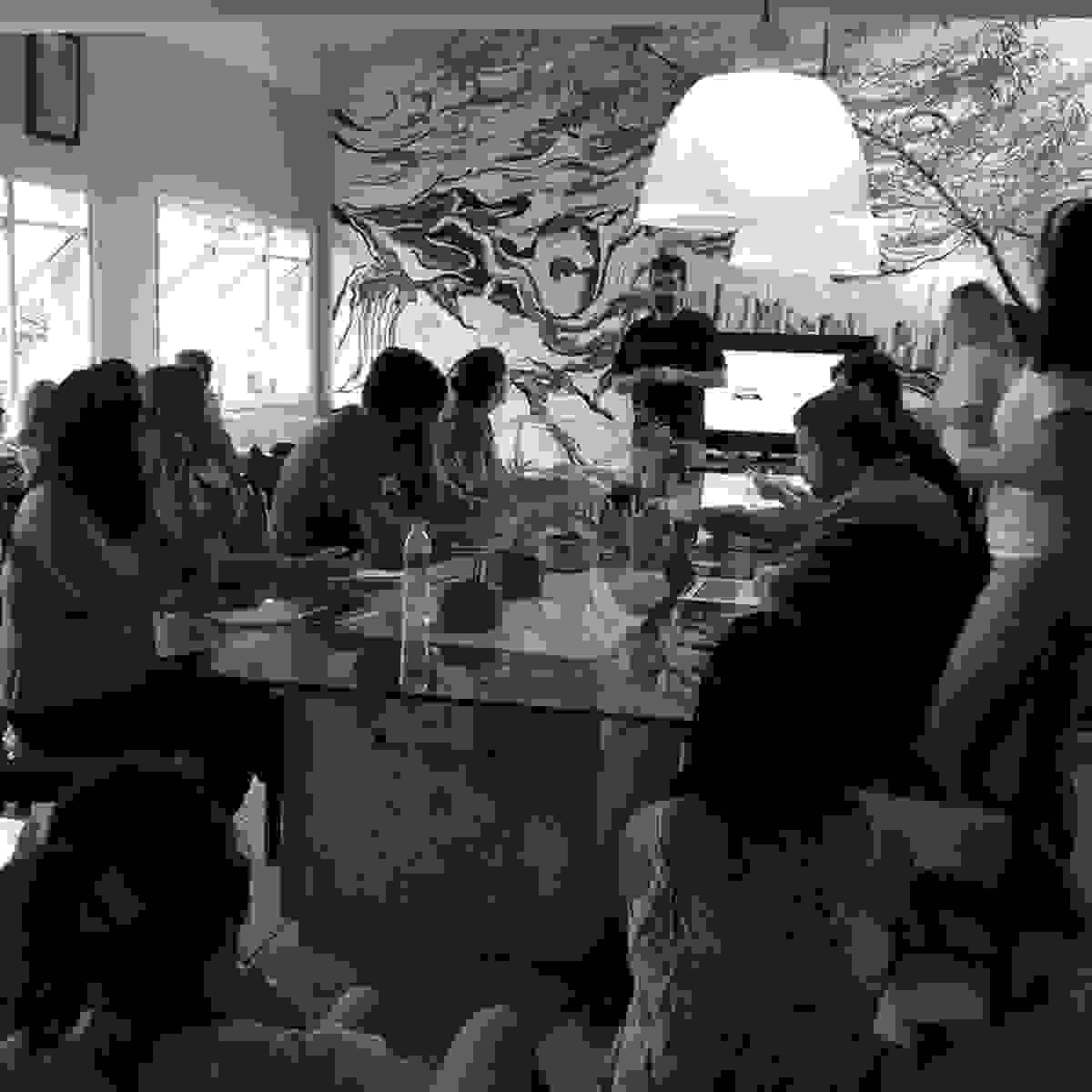 aline lelles, junior barreto, yure richard, wellington fugisse, paloma schell, sharon eve smith, joao guedes, fotografia dos 3, rubens vieira, boot camp, boot camp deep inside, sampa, sao paulo, viva hostel, fotografia, conexao, humanidade, fotografia de