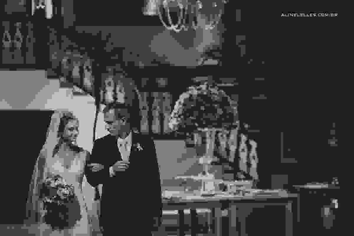 Affective Photography Aline Lelles Rodrigo Wittitz, Wedding Photography, Making Off the Bride, Wedding Party, Quinta do Chapeco House Party, Bouquet, Wedding Decoration, Wedding Dress