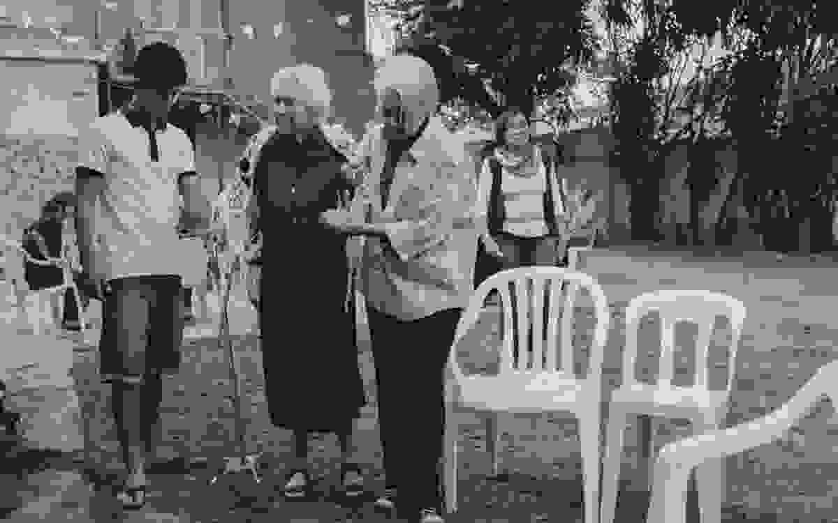 comemorando o aniversário da vovó