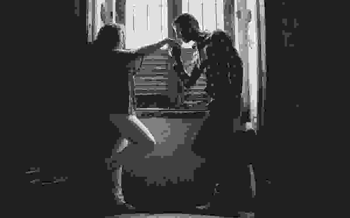muito romance durante ensaio fotográfico de casal no largo do boticario conduzido pela fotografa aline lelles