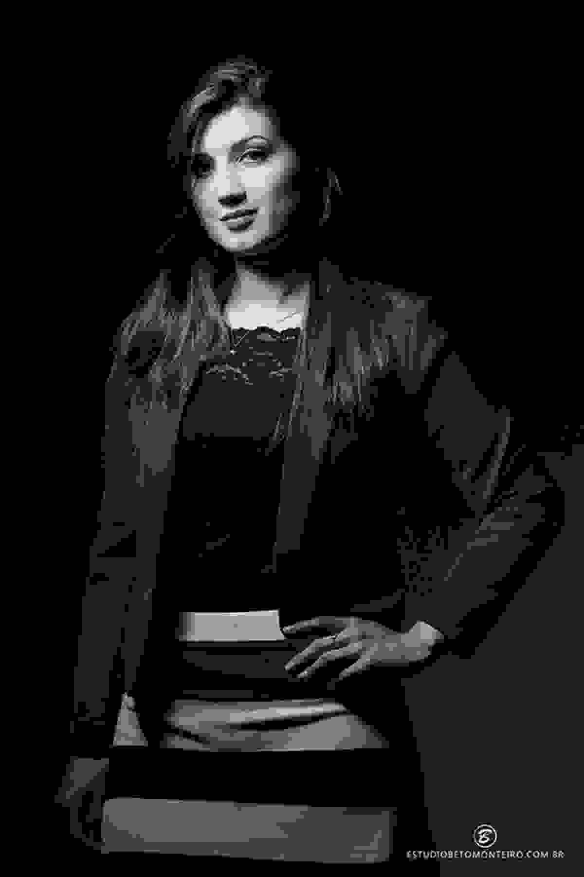 Book fotografico feminino Ana Carolina Hunika- Curitiba - fotos em estúdio