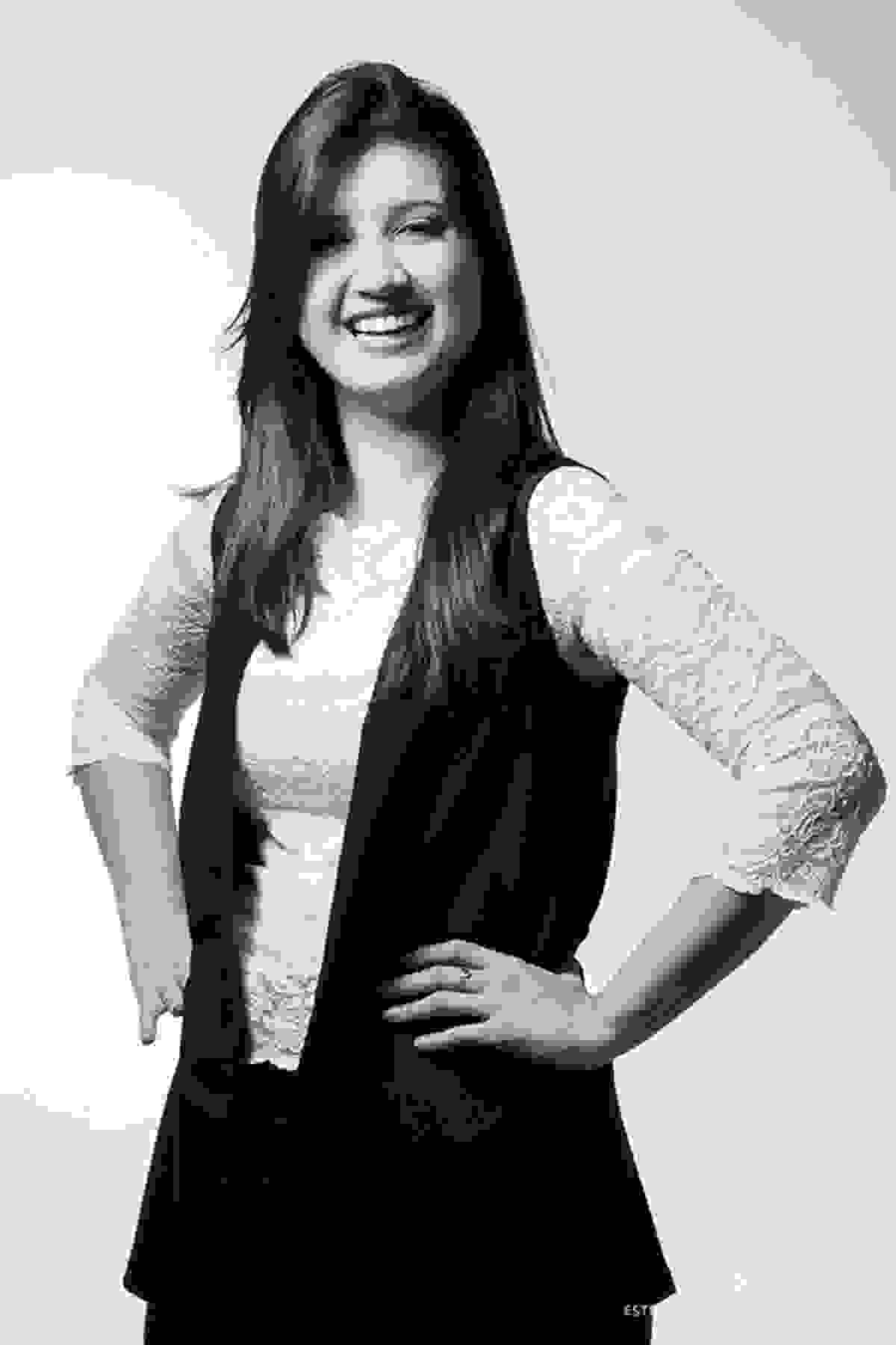 Book fotografico feminino Ana Carolina Hunika- Curitiba - fotos em estúdio