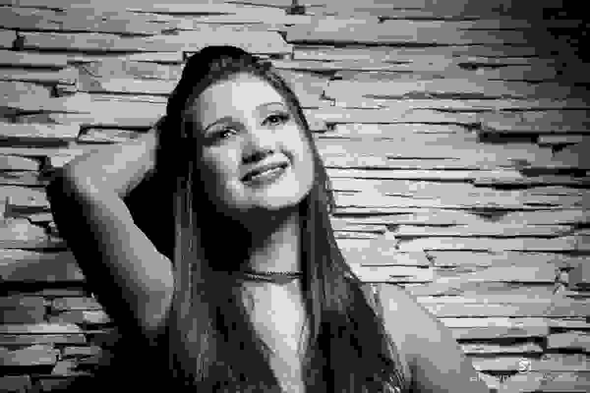 Book fotografico feminino Ana Carolina Hunika- Curitiba - fotos em estúdio