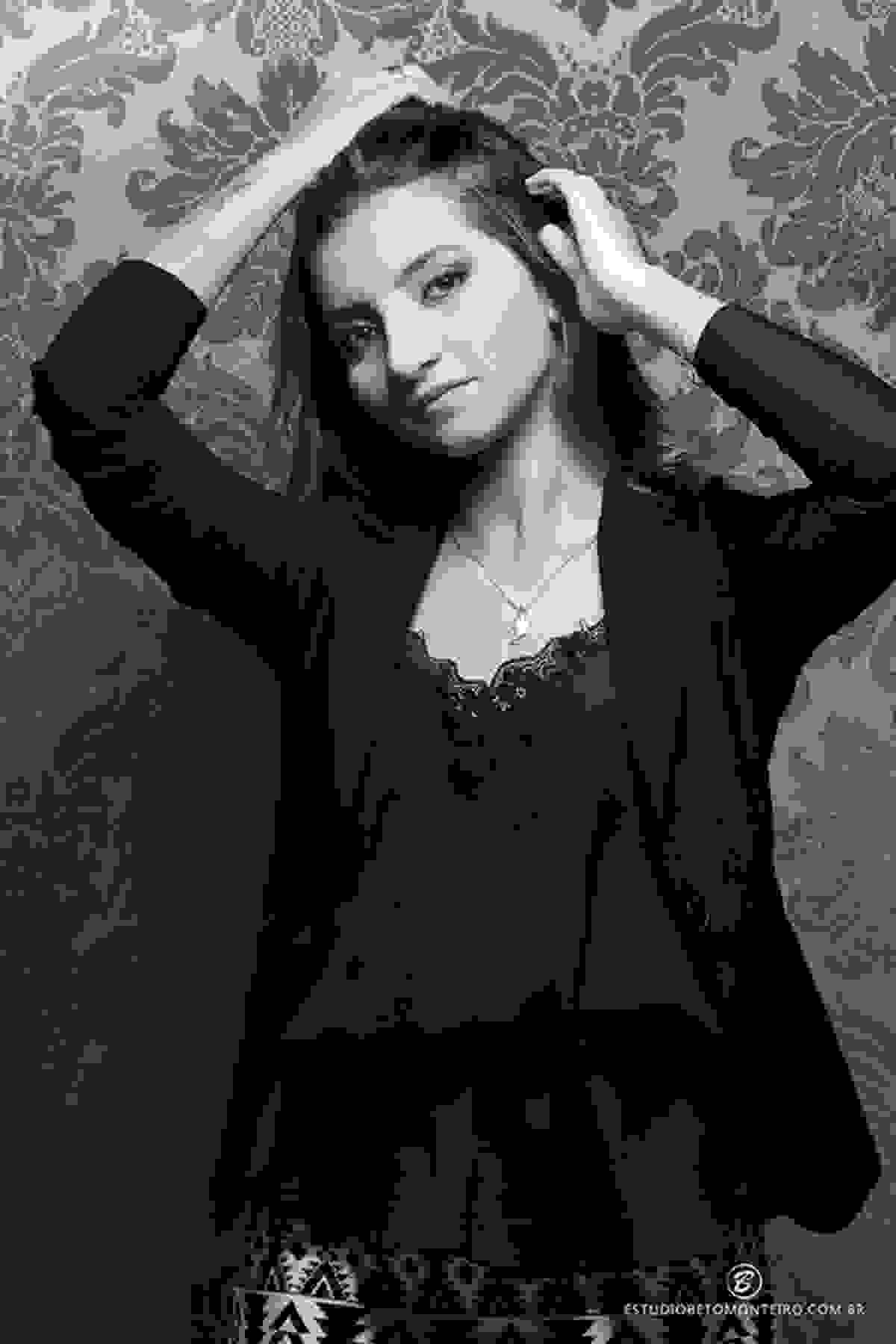 Book fotografico feminino Camila Fortunato Hunika - Curitiba - fotos em estúdio
