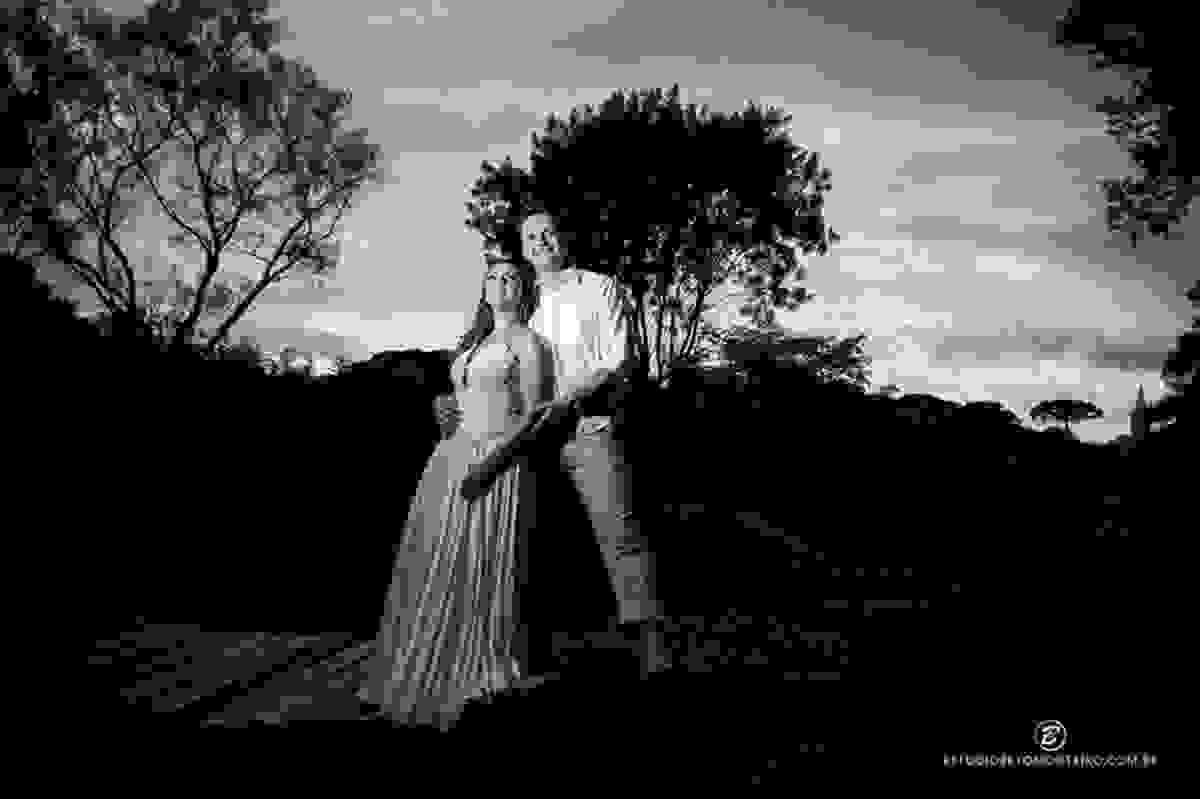 Book Pré-Casamento - Book Pré-wedding - Trash the dress - Book de casal - Sessão de noivos - Save the date - Estúdio Beto Monteiro - Curitiba