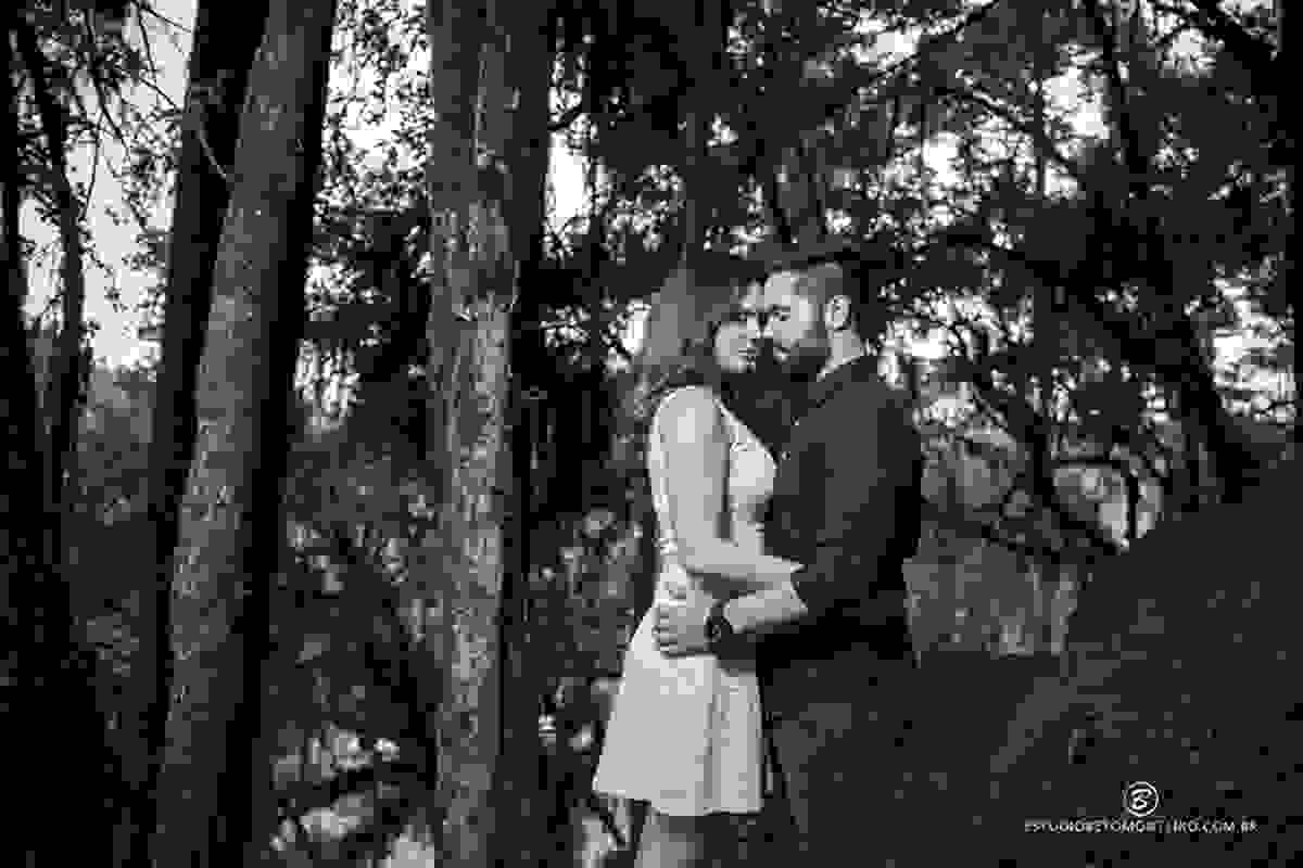 Book Pré-Casamento - Book Pré-wedding - Trash the dress - Book de casal - Sessão de noivos - Save the date - Estúdio Beto Monteiro - Curitiba
