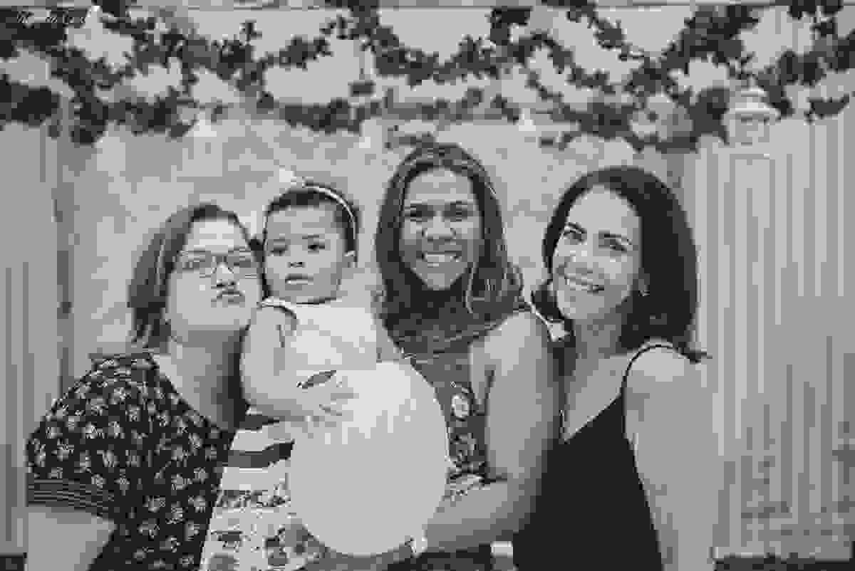 festa que toda mãe sonha, aniversário de 1 ano da filha Laís, no cerimonial Zueira Festas, na Praia da Costa, Tássila Costa fotografia, decoração de Muita Farra, promoção de fotos de aniversár