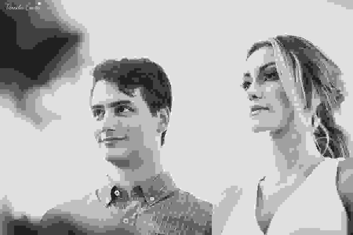 festa de casamento civil externo, o juíz de pais foi no local, na Praia da Costa, Vila Velha, noivos apaixonados, após 10 anos de namoro se casaram, decoração de Melina Pitanga