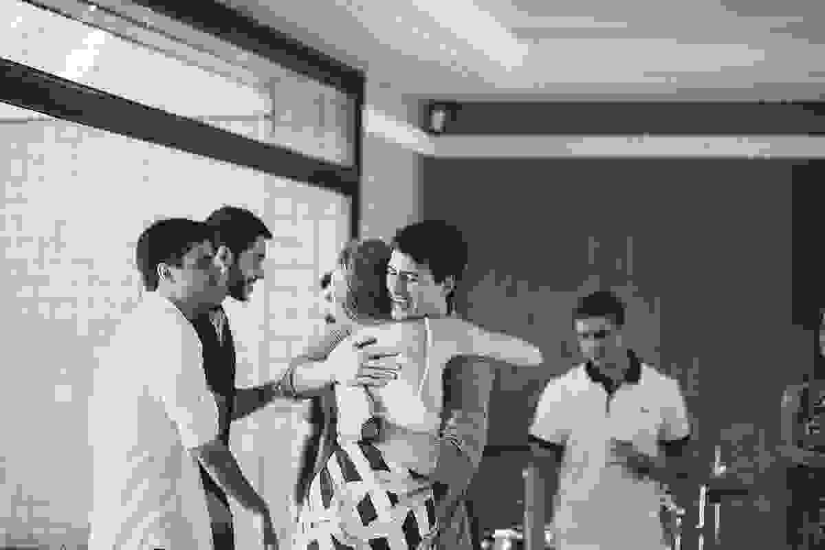 festa de casamento civil externo, o juíz de pais foi no local, na Praia da Costa, Vila Velha, noivos apaixonados, após 10 anos de namoro se casaram, decoração de Melina Pitanga