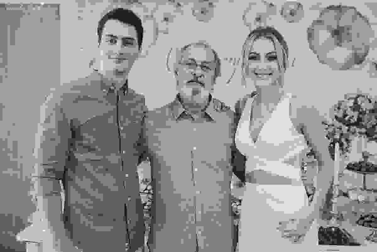 festa de casamento civil externo, o juíz de pais foi no local, na Praia da Costa, Vila Velha, noivos apaixonados, após 10 anos de namoro se casaram, decoração de Melina Pitanga