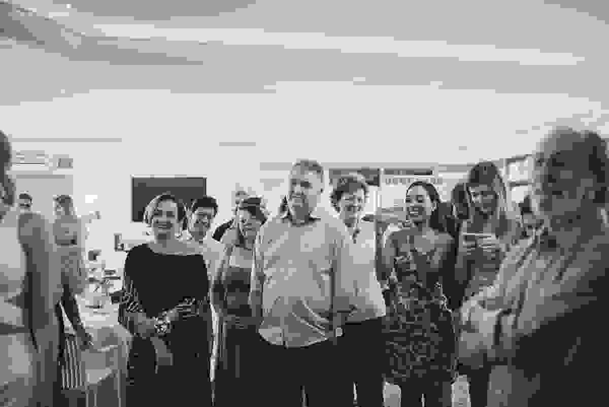 festa de casamento civil externo, o juíz de pais foi no local, na Praia da Costa, Vila Velha, noivos apaixonados, após 10 anos de namoro se casaram, decoração de Melina Pitanga