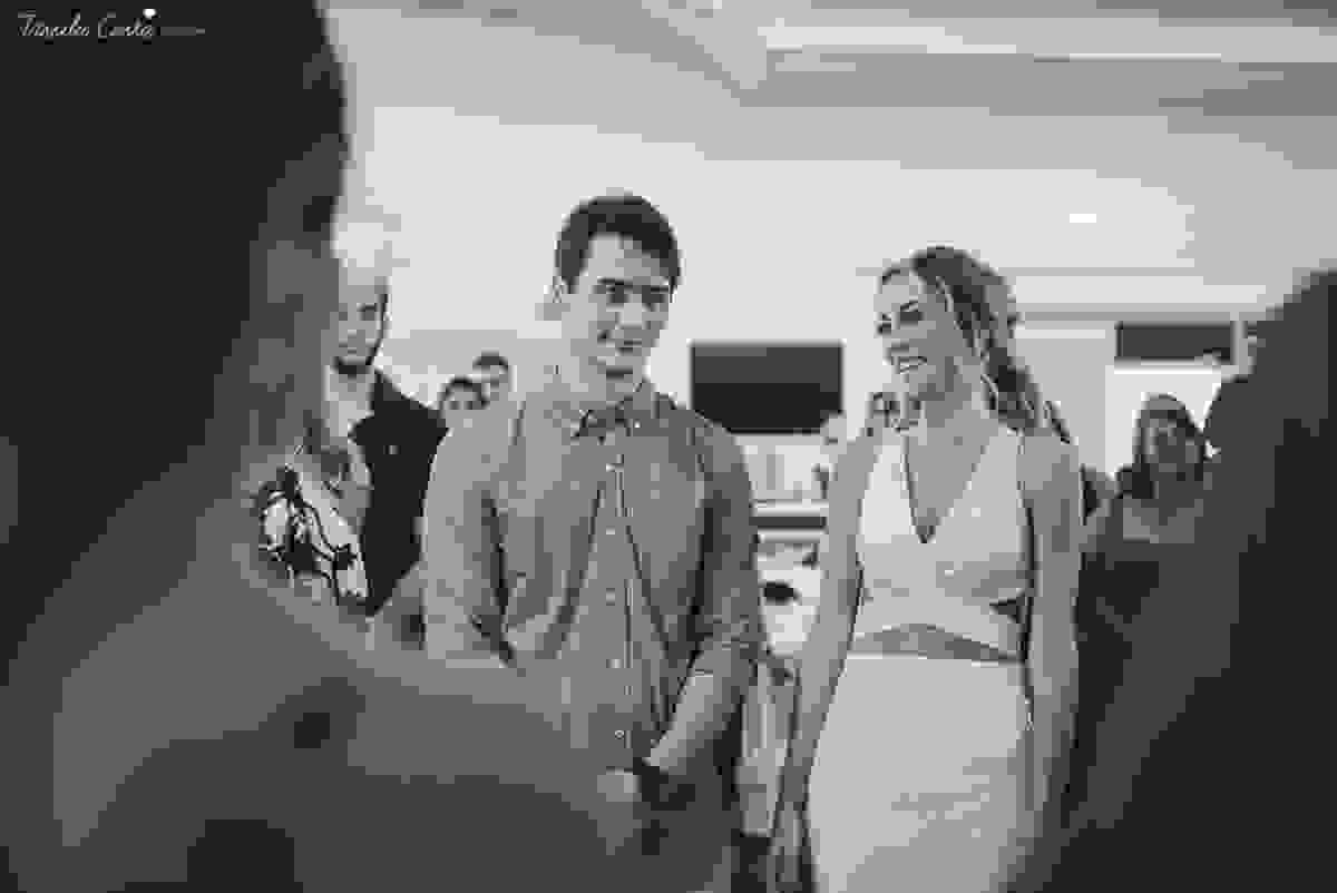 festa de casamento civil externo, o juíz de pais foi no local, na Praia da Costa, Vila Velha, noivos apaixonados, após 10 anos de namoro se casaram, decoração de Melina Pitanga