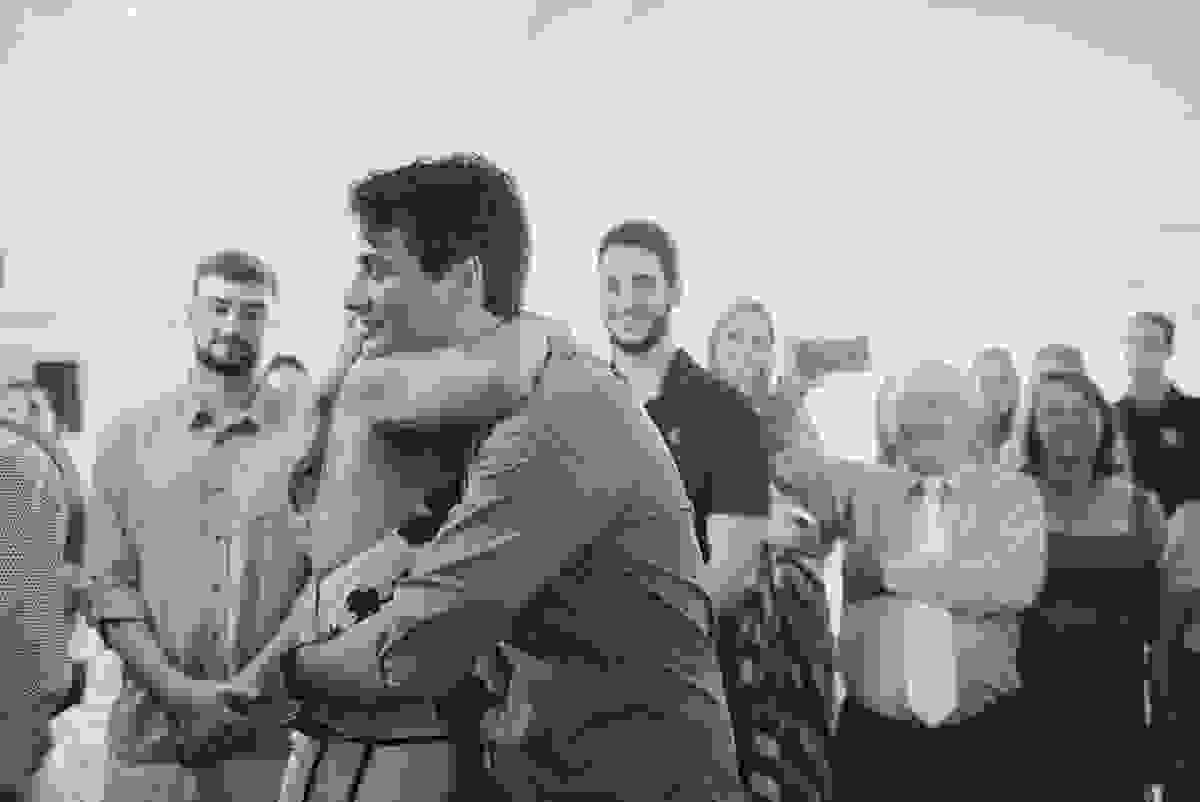 festa de casamento civil externo, o juíz de pais foi no local, na Praia da Costa, Vila Velha, noivos apaixonados, após 10 anos de namoro se casaram, decoração de Melina Pitanga