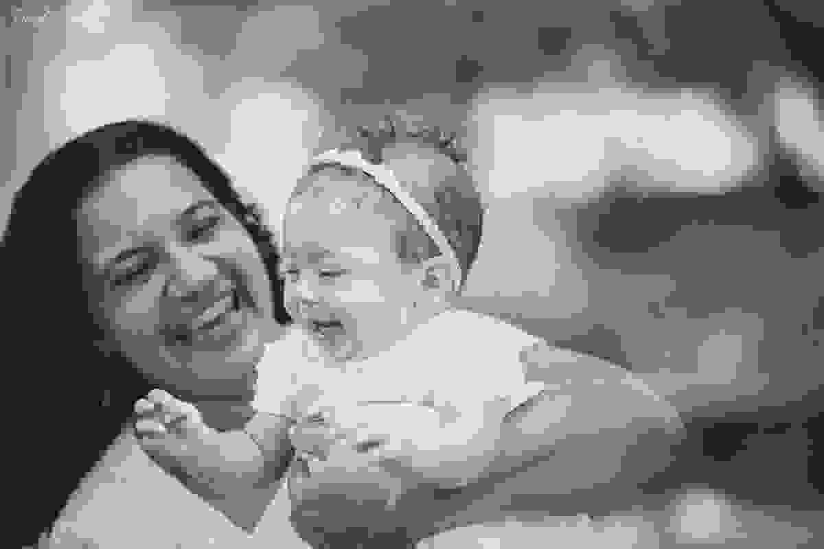 fotografia de batizado em vila velha es, fotos inesquecíveis e lindas do batizado, momento muito importante para toda a família, vestido para batizado lindo, decoração para almoço de batizado