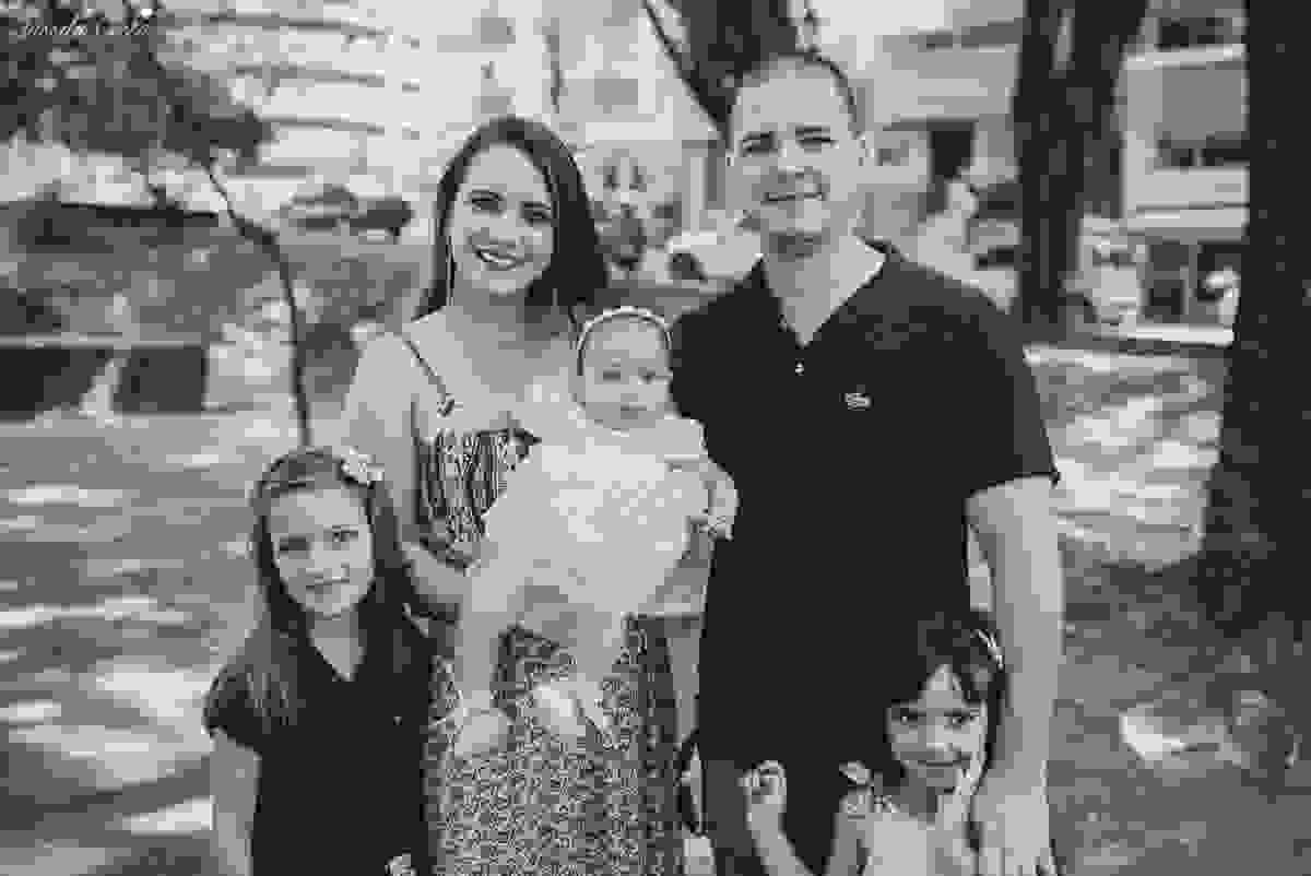 fotografia de batizado em vila velha es, fotos inesquecíveis e lindas do batizado, momento muito importante para toda a família, vestido para batizado lindo, decoração para almoço de batizado