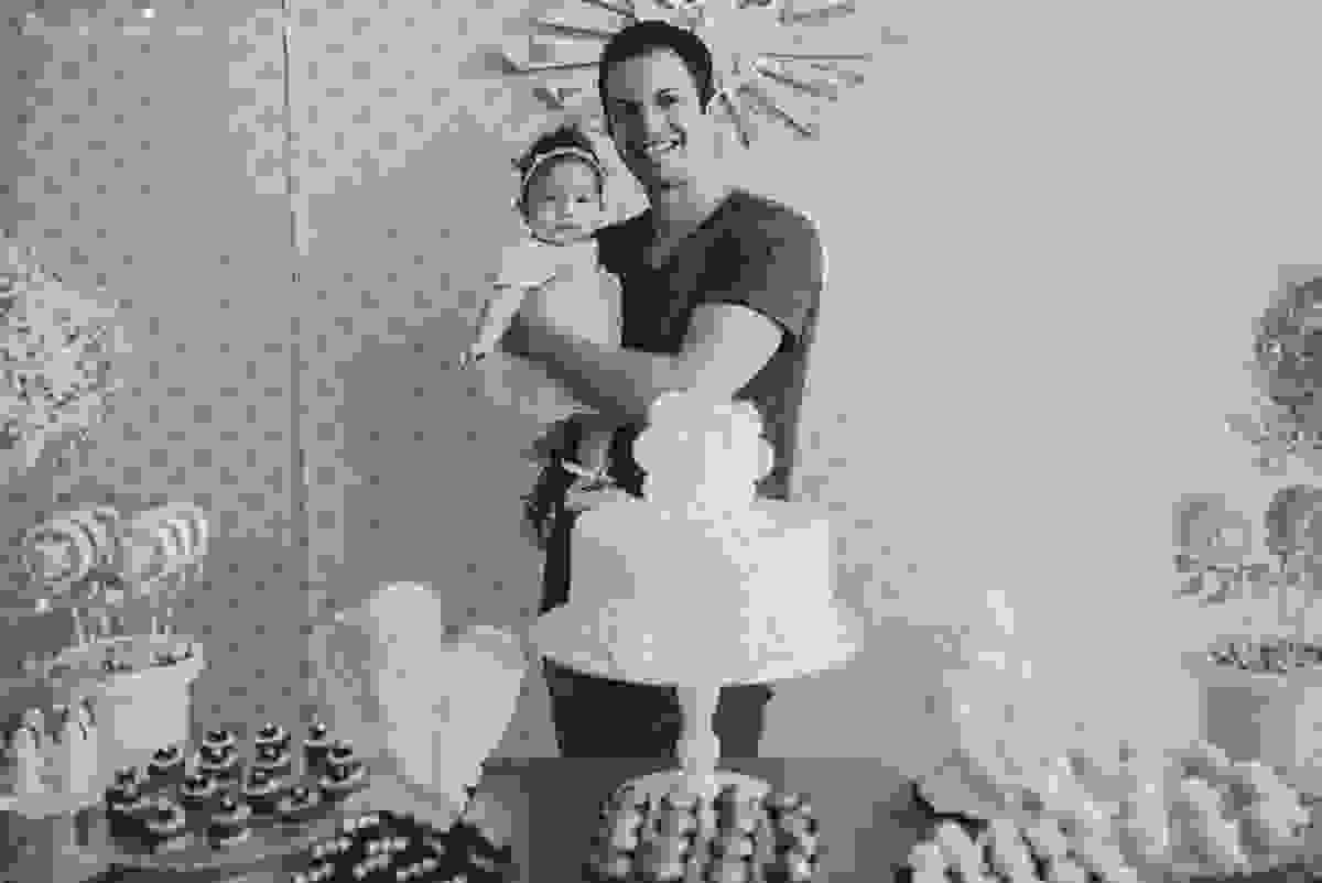 fotografia de batizado em vila velha es, fotos inesquecíveis e lindas do batizado, momento muito importante para toda a família, vestido para batizado lindo, decoração para almoço de batizado