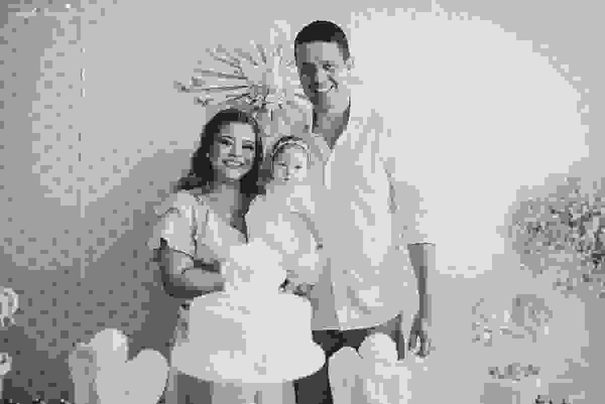 fotografia de batizado em vila velha es, fotos inesquecíveis e lindas do batizado, momento muito importante para toda a família, vestido para batizado lindo, decoração para almoço de batizado