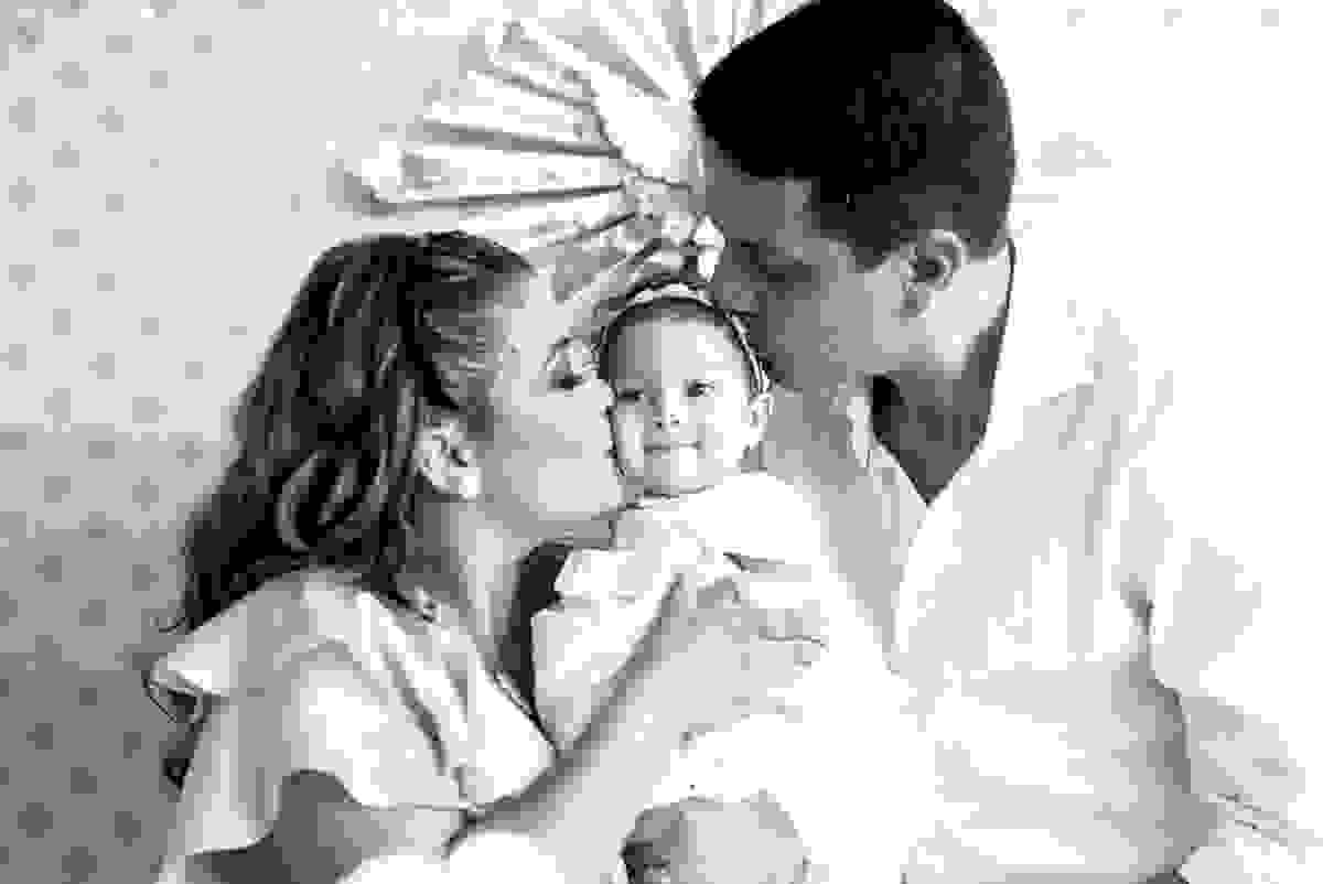 fotografia de batizado em vila velha es, fotos inesquecíveis e lindas do batizado, momento muito importante para toda a família, vestido para batizado lindo, decoração para almoço de batizado