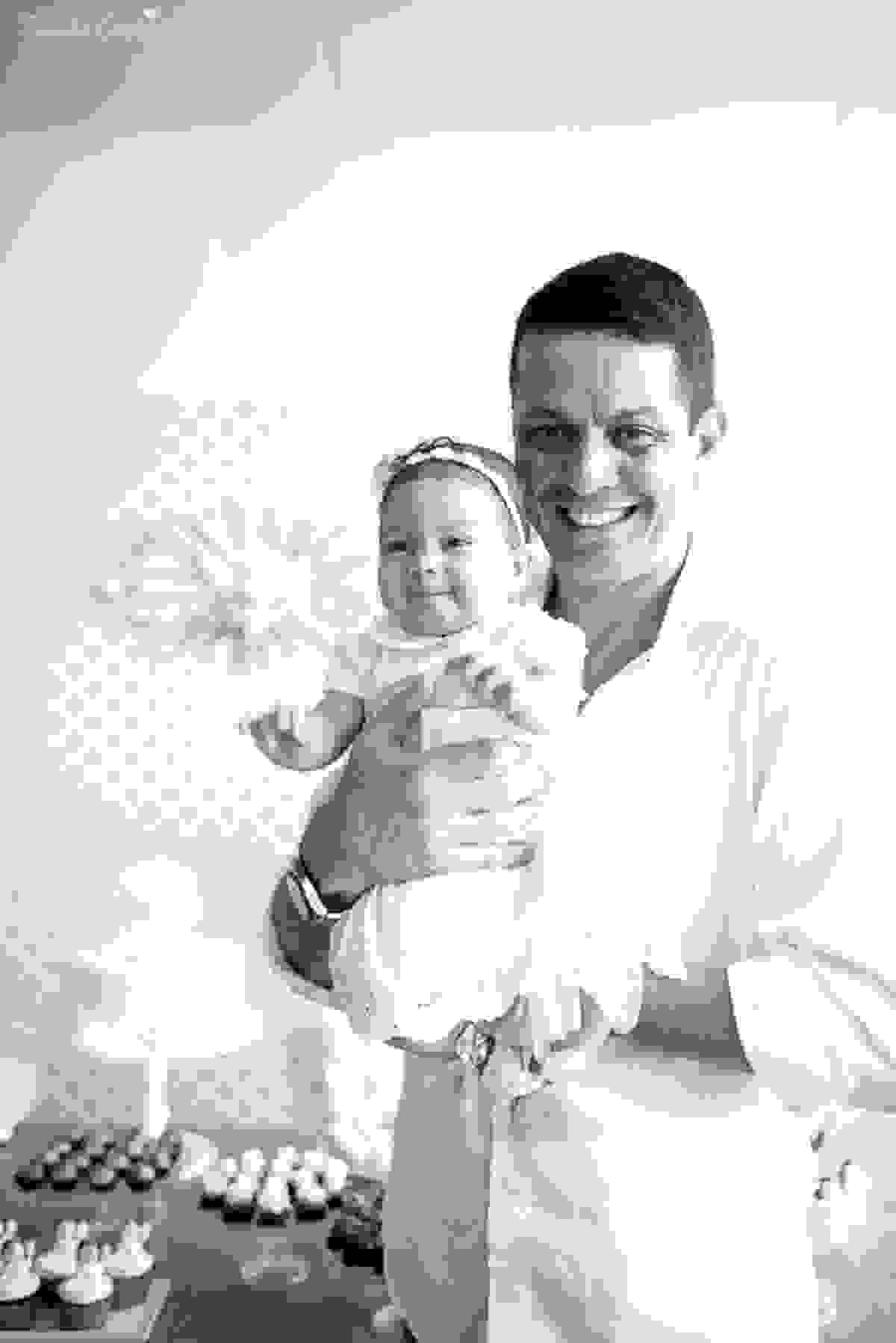 fotografia de batizado em vila velha es, fotos inesquecíveis e lindas do batizado, momento muito importante para toda a família, vestido para batizado lindo, decoração para almoço de batizado