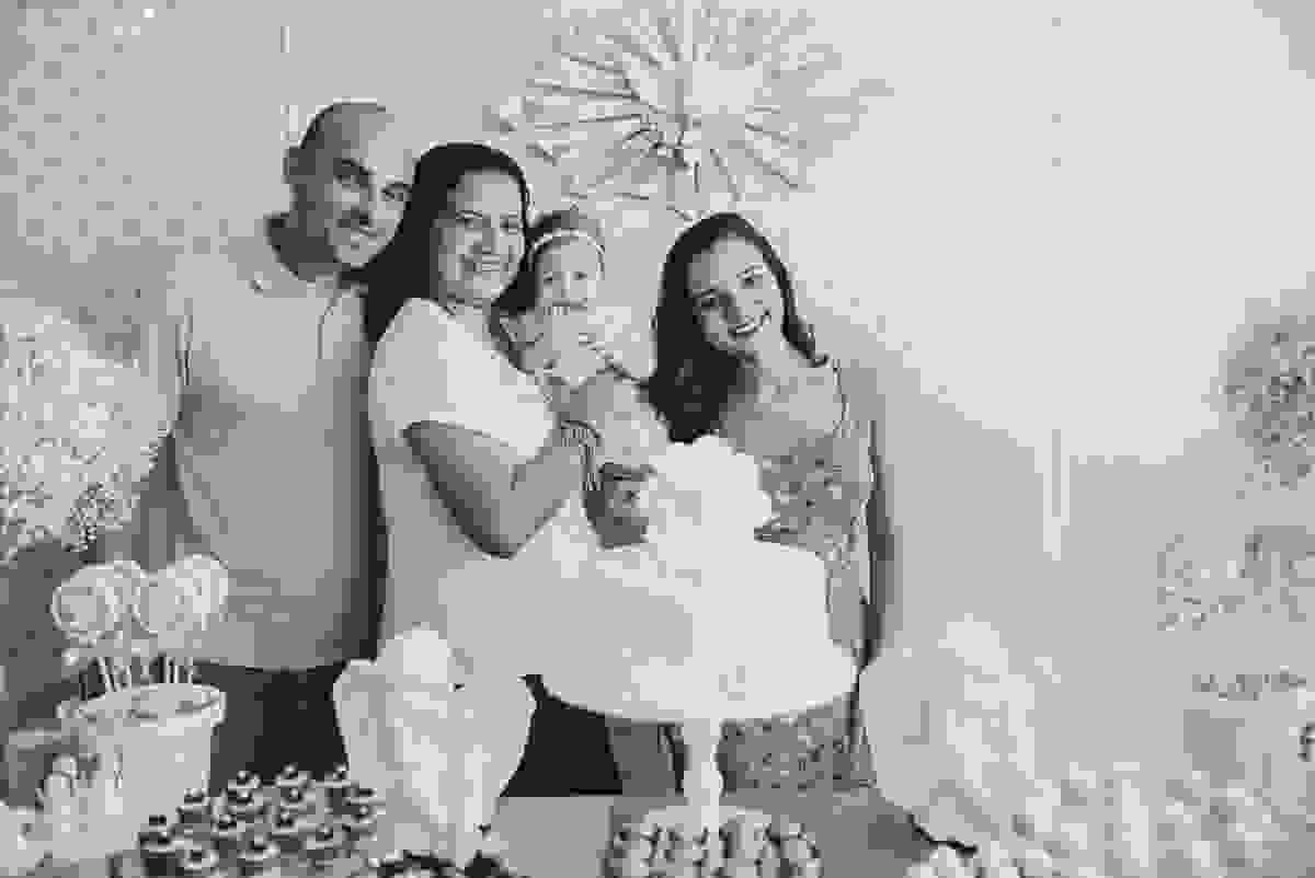 fotografia de batizado em vila velha es, fotos inesquecíveis e lindas do batizado, momento muito importante para toda a família, vestido para batizado lindo, decoração para almoço de batizado