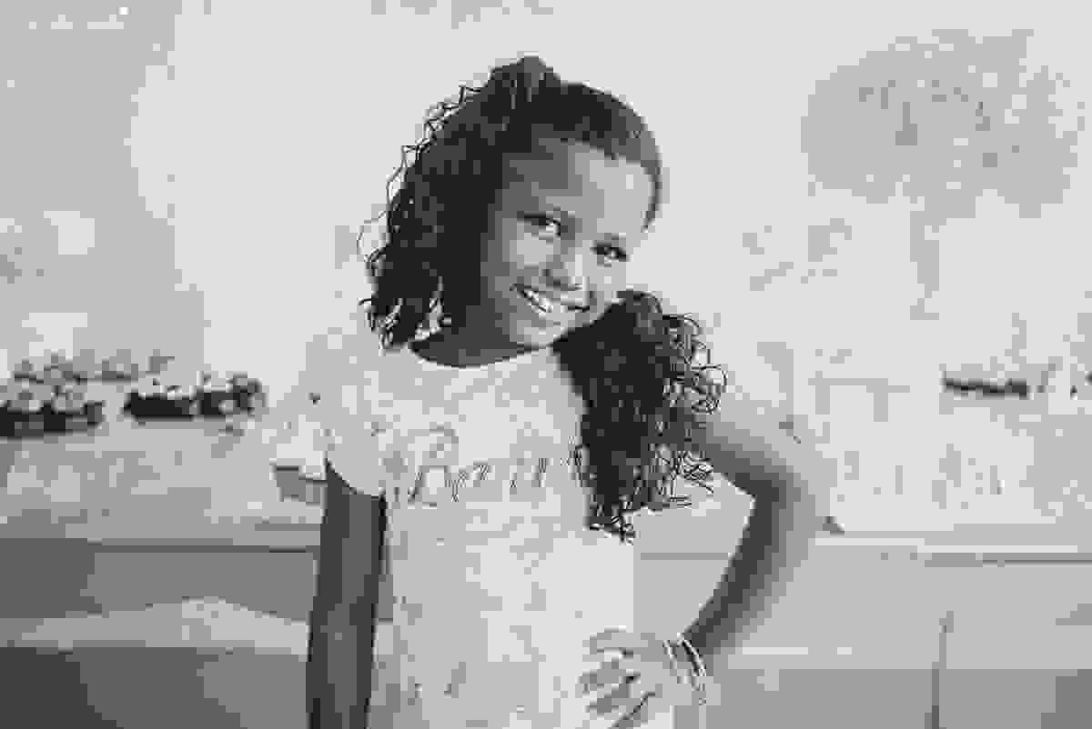 fotografia de batizado em vila velha es, fotos inesquecíveis e lindas do batizado, momento muito importante para toda a família, vestido para batizado lindo, decoração para almoço de batizado