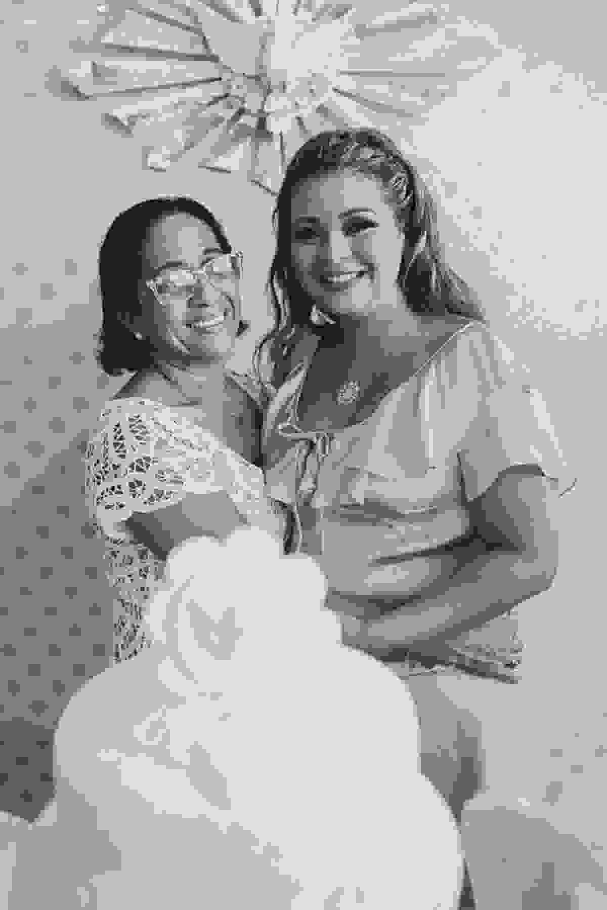 fotografia de batizado em vila velha es, fotos inesquecíveis e lindas do batizado, momento muito importante para toda a família, vestido para batizado lindo, decoração para almoço de batizado