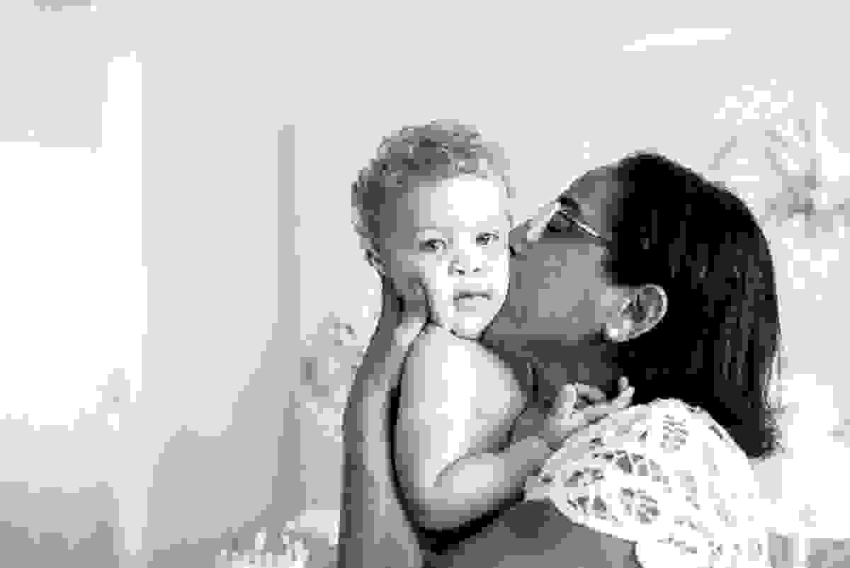 fotografia de batizado em vila velha es, fotos inesquecíveis e lindas do batizado, momento muito importante para toda a família, vestido para batizado lindo, decoração para almoço de batizado