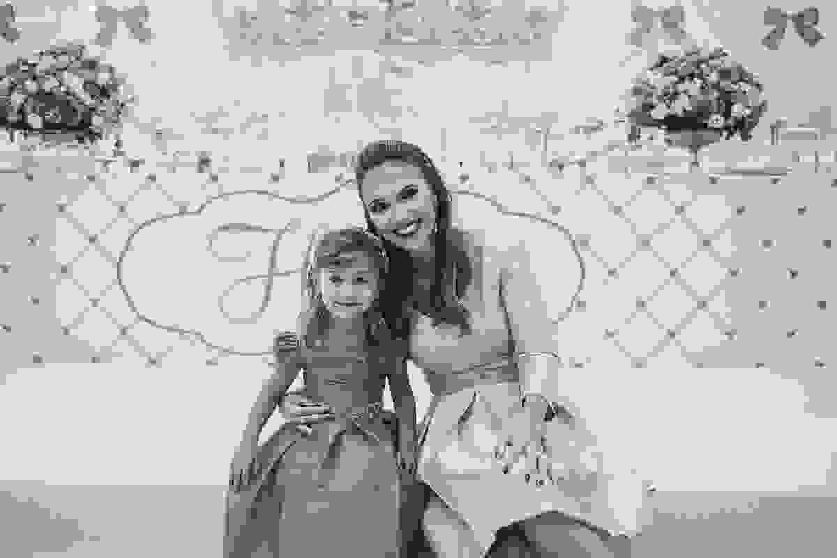 festa no tema carrossel, no cerimonial Lollypop em Vitória ES, fotografia de festa infantil em Vitória, decore by Av Design, bolo lindo da Juliana Marculano