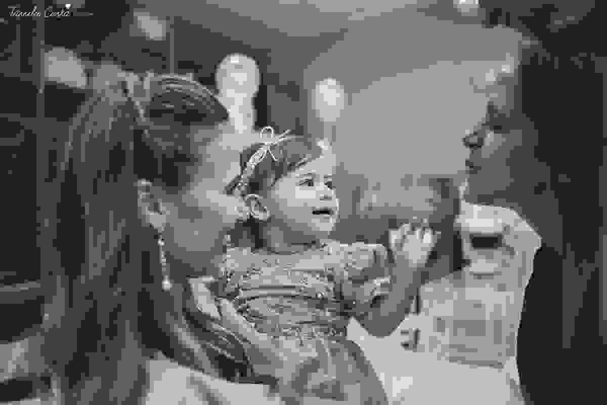festa no tema carrossel, no cerimonial Lollypop em Vitória ES, fotografia de festa infantil em Vitória, decore by Av Design, bolo lindo da Juliana Marculano