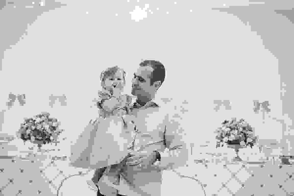 festa no tema carrossel, no cerimonial Lollypop em Vitória ES, fotografia de festa infantil em Vitória, decore by Av Design, bolo lindo da Juliana Marculano