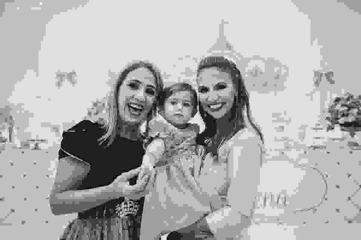festa no tema carrossel, no cerimonial Lollypop em Vitória ES, fotografia de festa infantil em Vitória, decore by Av Design, bolo lindo da Juliana Marculano