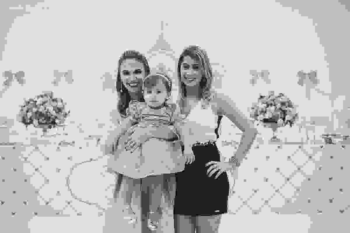 festa no tema carrossel, no cerimonial Lollypop em Vitória ES, fotografia de festa infantil em Vitória, decore by Av Design, bolo lindo da Juliana Marculano