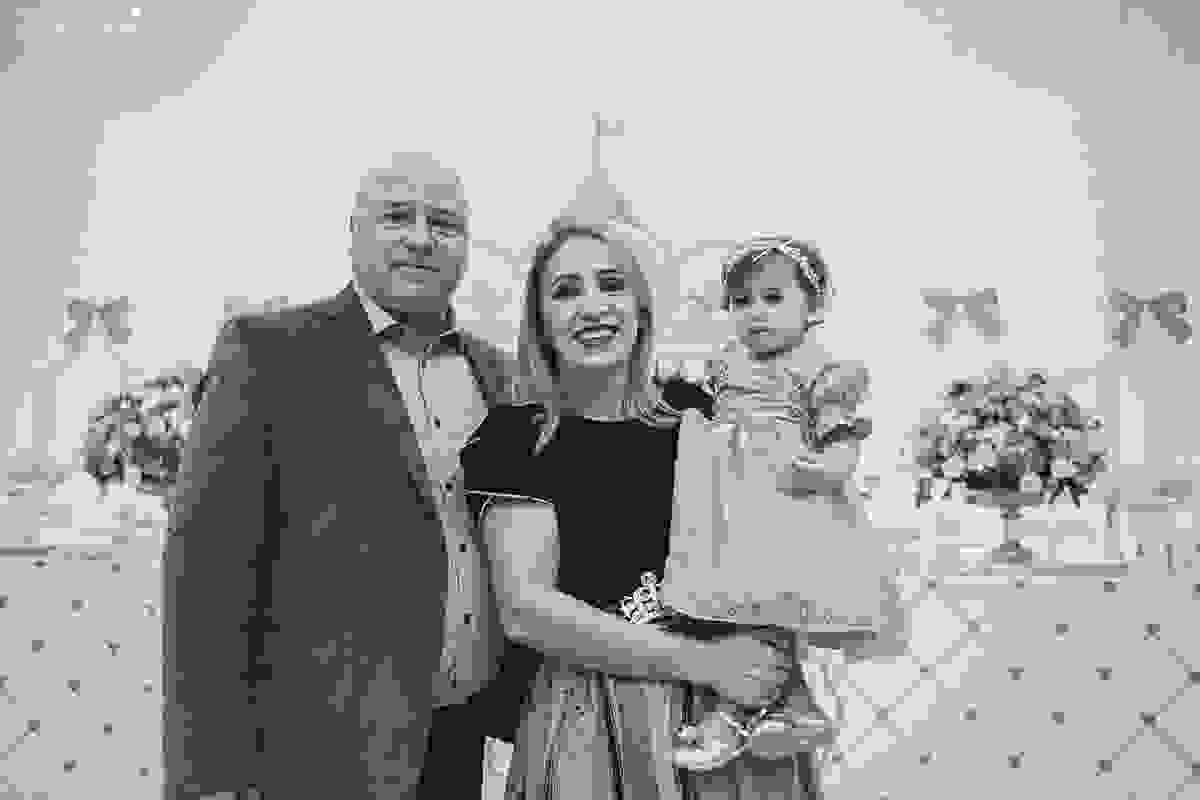 festa no tema carrossel, no cerimonial Lollypop em Vitória ES, fotografia de festa infantil em Vitória, decore by Av Design, bolo lindo da Juliana Marculano