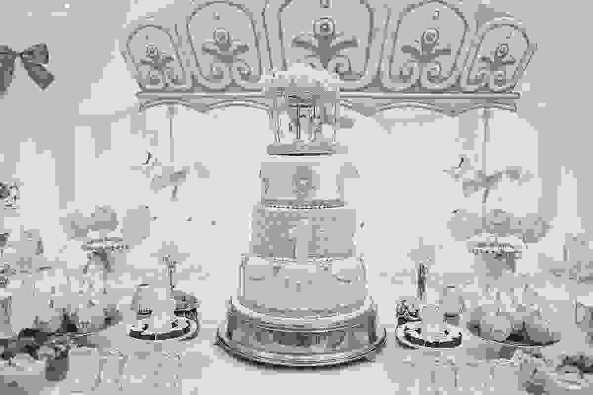festa no tema carrossel, no cerimonial Lollypop em Vitória ES, fotografia de festa infantil em Vitória, decore by Av Design, bolo lindo da Juliana Marculano