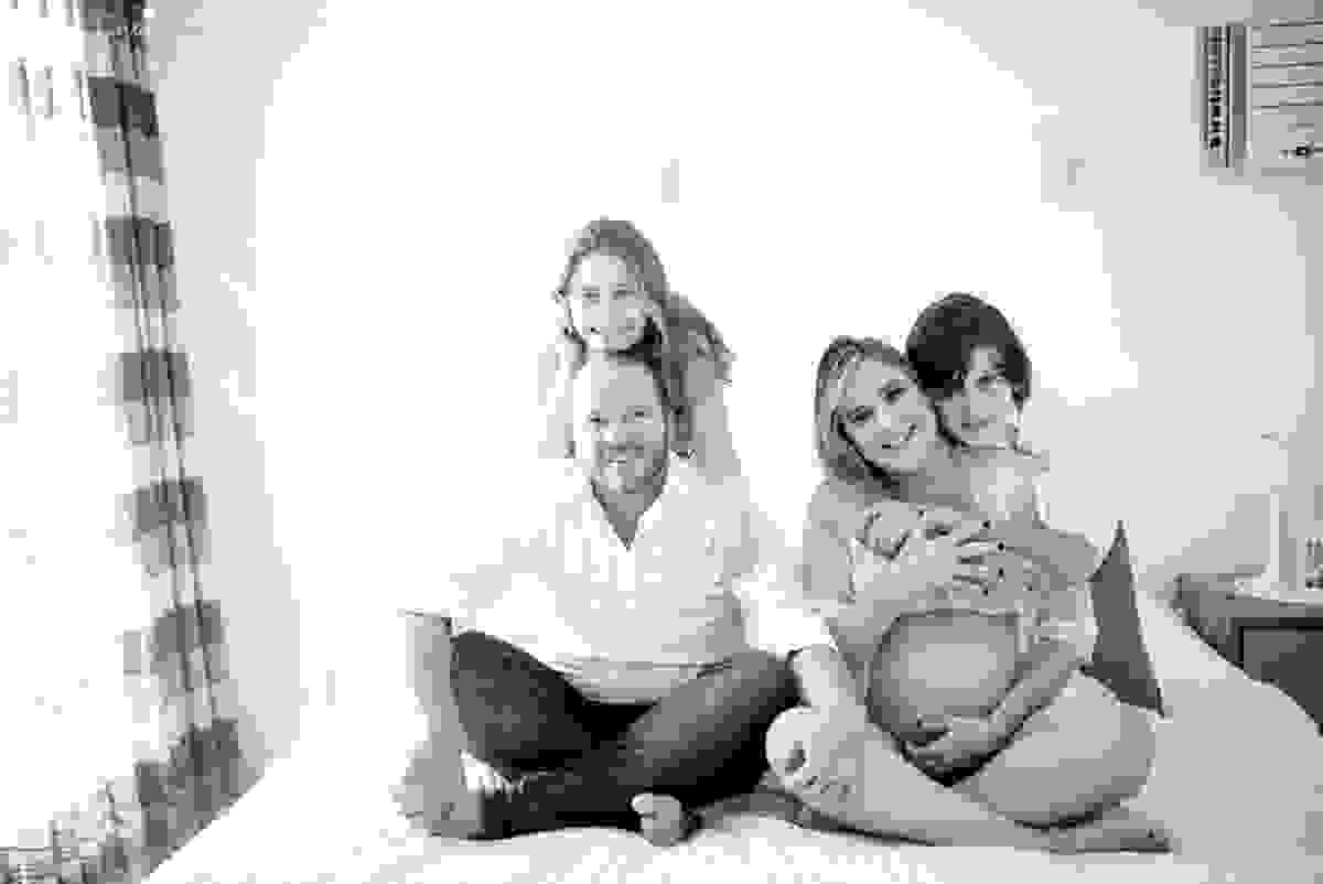 ensaio de gestante feito em casa, ju brandão, grávida linda, família abençoada e querida, amei fotografá-los, rapina do tacho vem aí, mãe de 3, fotos em vix es