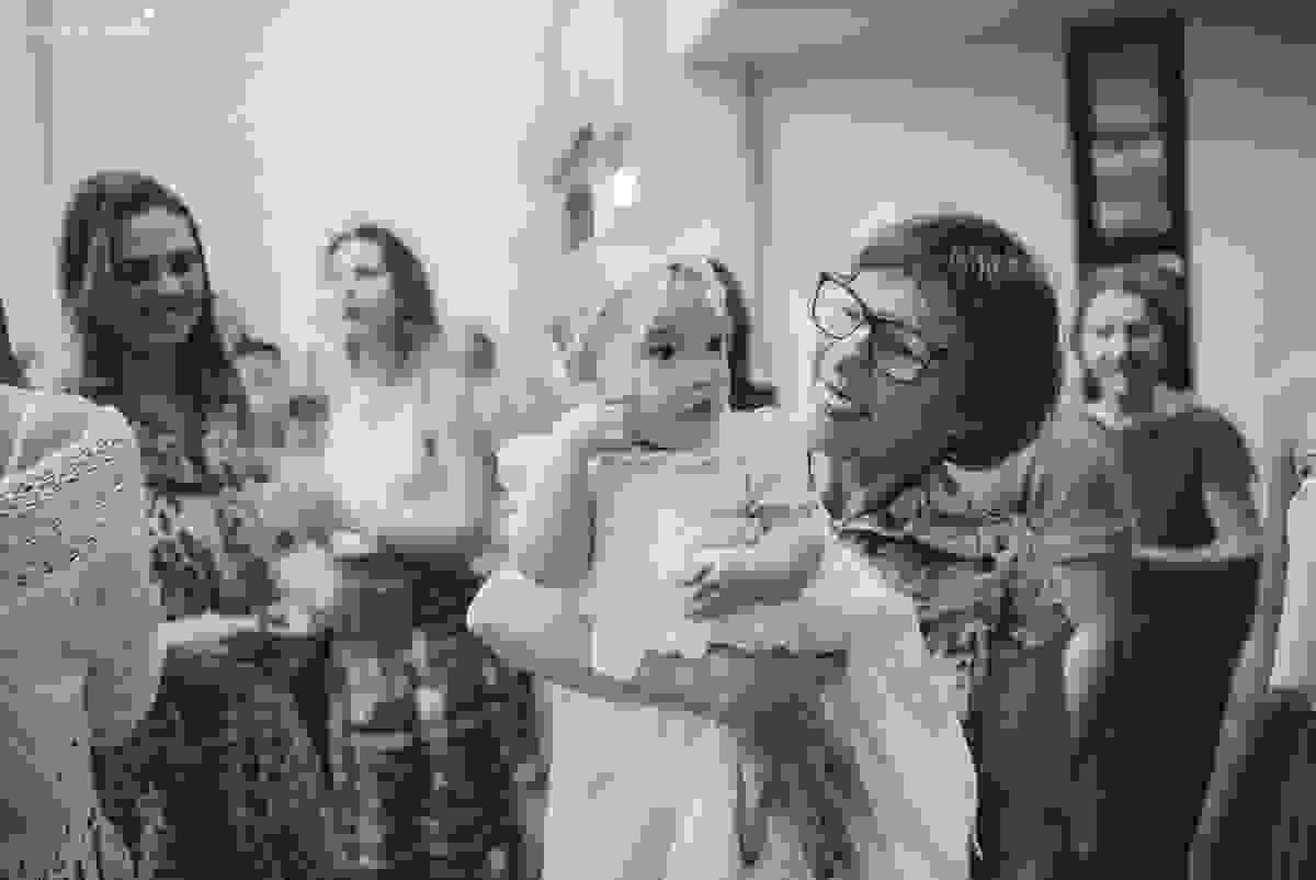fotos de batizado da laura, domingo pela manhã, igreja católica, fotógrafa tássila costa, batizado na igreja na praia da costa, fotos lindas de batizado, batizado emocionante
