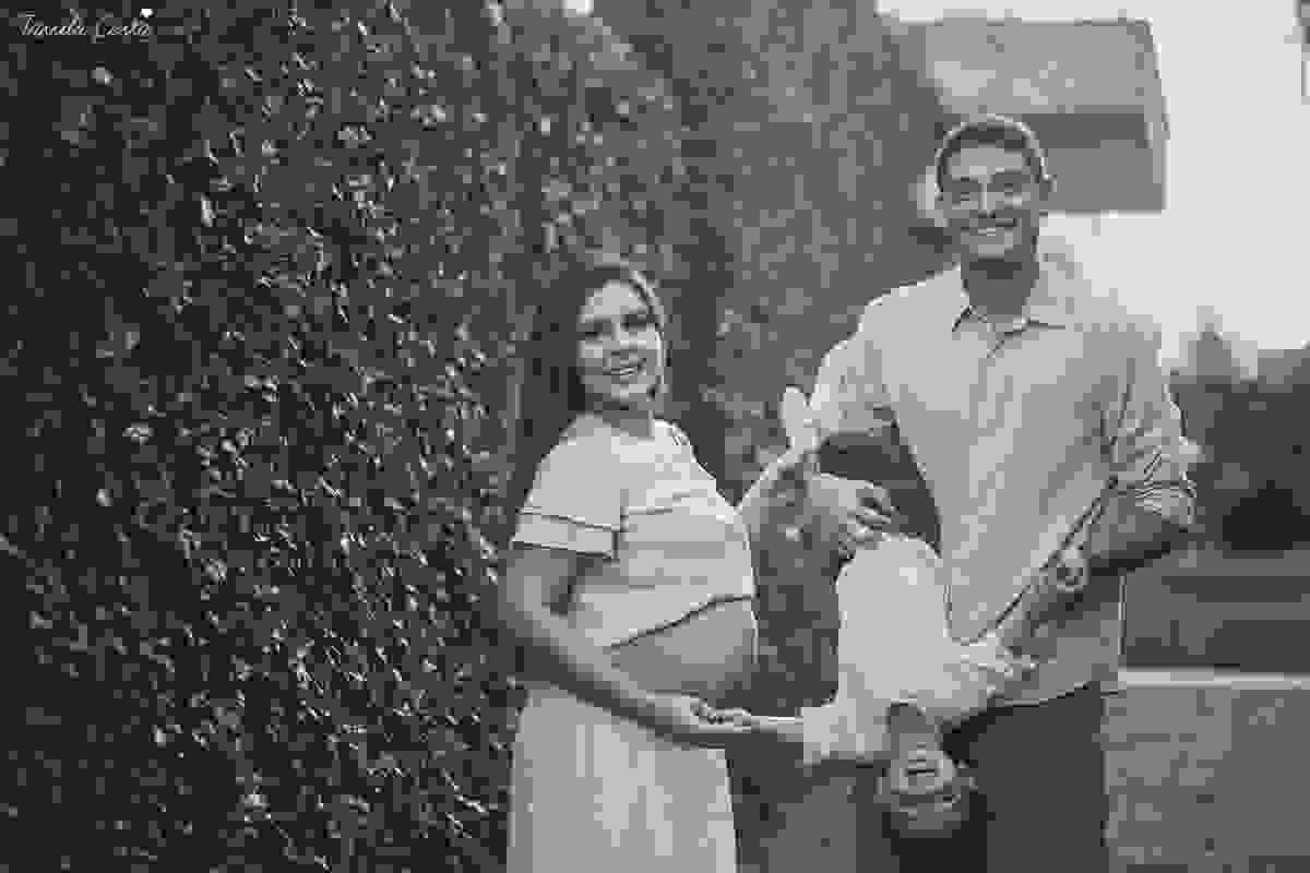 fotos de gestante, na ilha do frade, fotos lindas da gestante Karol e papai Leleco, com o irmãozinho Ruan, poses para fotos em família com irmão mais velho, mae de 2, vitória es
