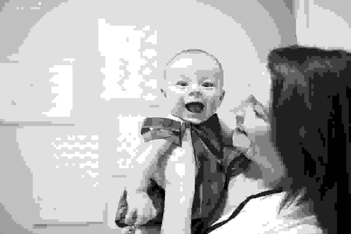 sessão de fotos em casa, do baby Pedro Henrique, fotos do seu acompanhamento trimestral, em vitória es, fotos lifestyle, família querida, fotos com tássila costa