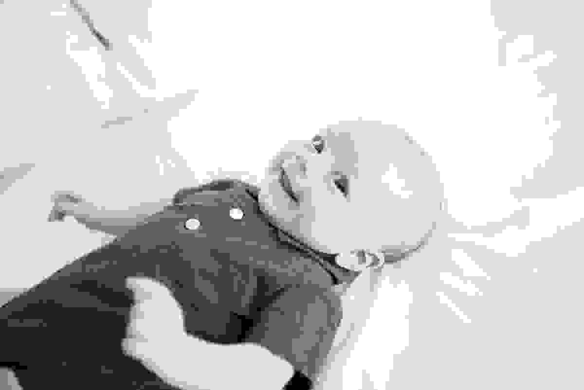 sessão de fotos em casa, do baby Pedro Henrique, fotos do seu acompanhamento trimestral, em vitória es, fotos lifestyle, família querida, fotos com tássila costa