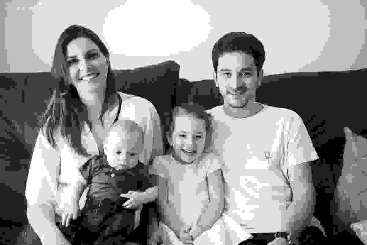 sessão de fotos em casa, do baby Pedro Henrique, fotos do seu acompanhamento trimestral, em vitória es, fotos lifestyle, família querida, fotos com tássila costa