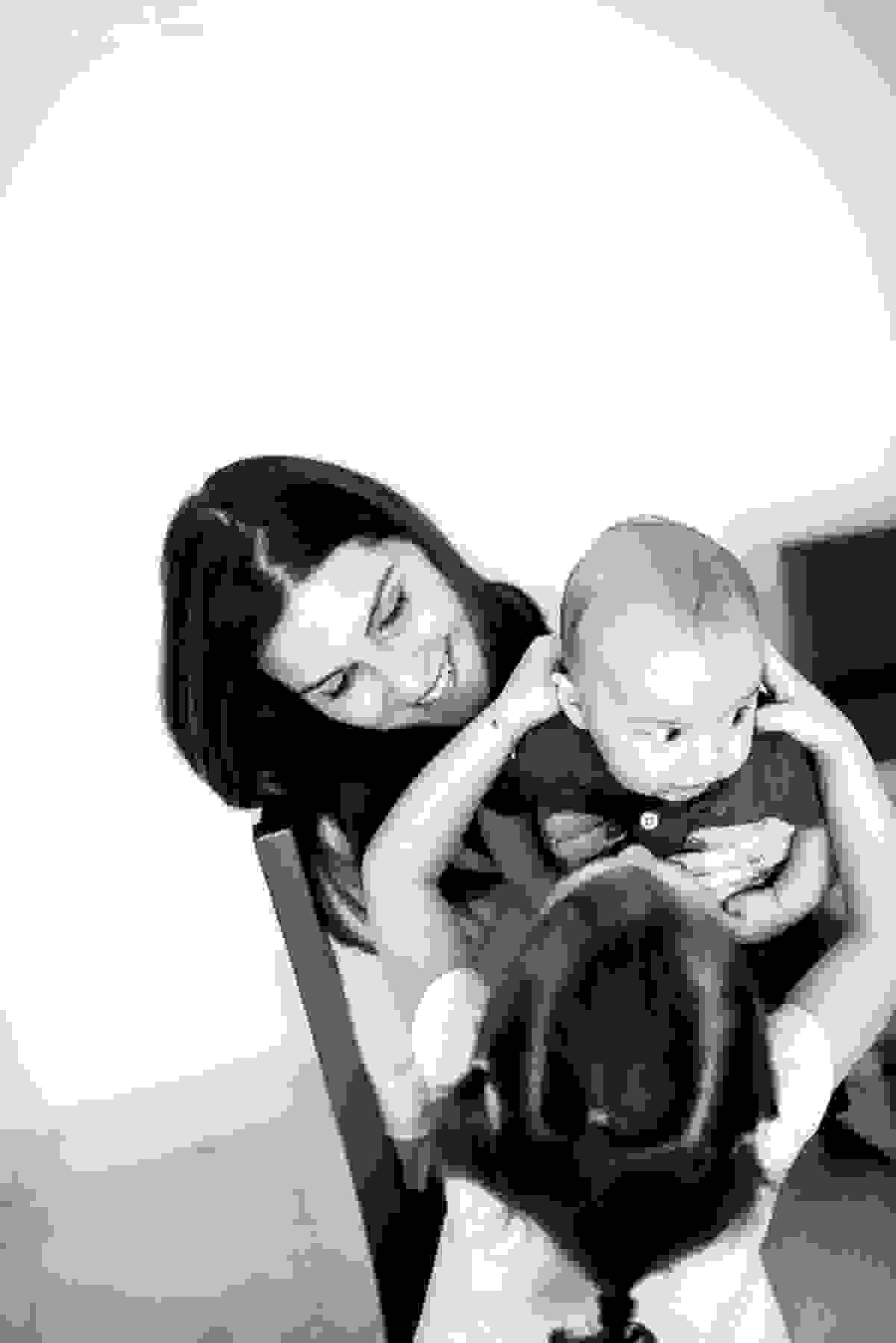 sessão de fotos em casa, do baby Pedro Henrique, fotos do seu acompanhamento trimestral, em vitória es, fotos lifestyle, família querida, fotos com tássila costa