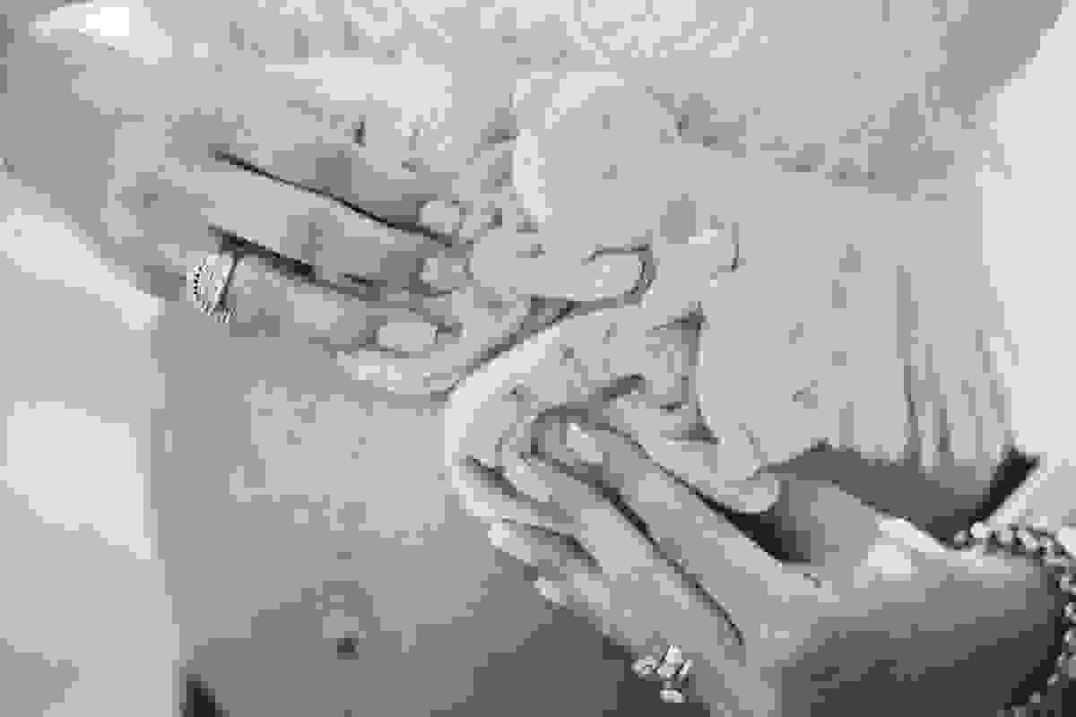 irmãs que engravidaram juntas, fazem ensaio fotográfico juntas, emocionante, em Vitória ES, local escolhido para as fotos foi a Ilha do Frade, lugar lindo para fotos de gestante em Vitória es