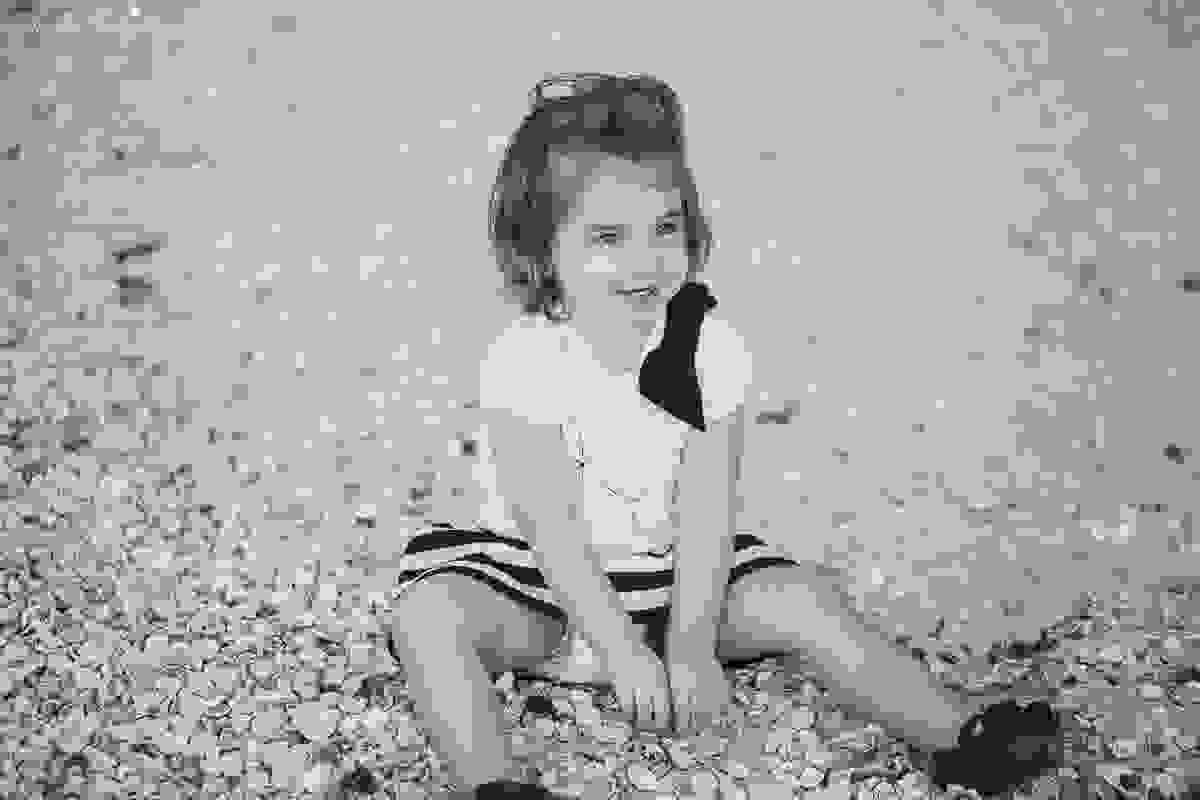 irmãs que engravidaram juntas, fazem ensaio fotográfico juntas, emocionante, em Vitória ES, local escolhido para as fotos foi a Ilha do Frade, lugar lindo para fotos de gestante em Vitória es