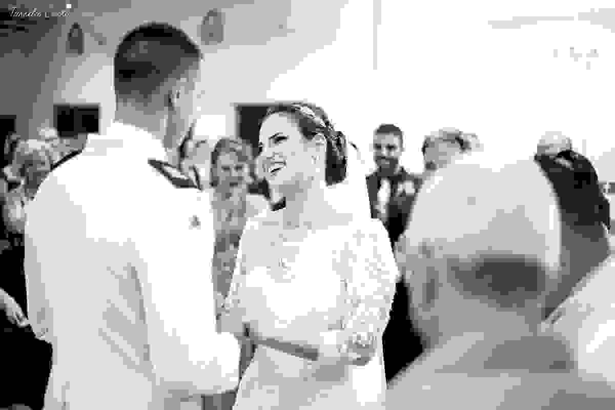fotos de casamento realizado em Guarapari, litoral do Espírito Santo, sítio dos sonhos para fazer festa de casamento em Guarapari, noivos lindos e apaixonados, fotografia de casamento vitória es