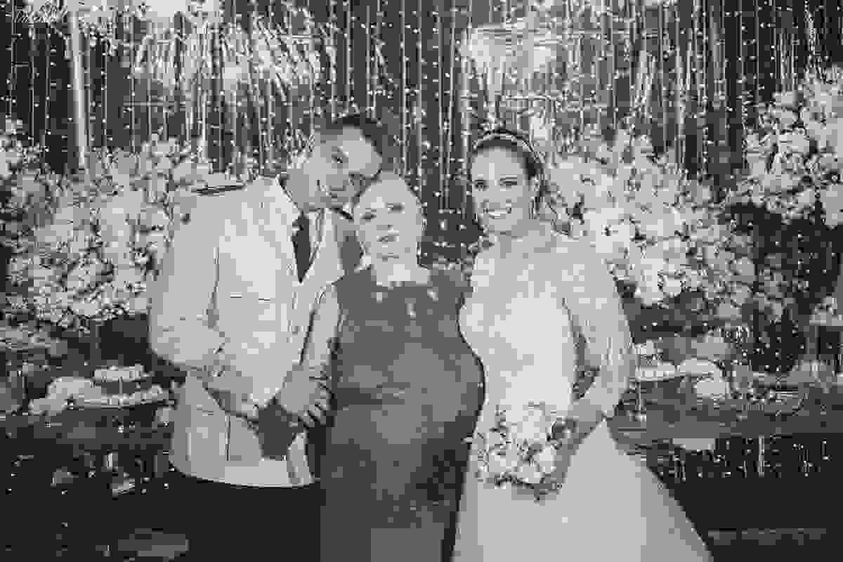 fotos de casamento realizado em Guarapari, litoral do Espírito Santo, sítio dos sonhos para fazer festa de casamento em Guarapari, noivos lindos e apaixonados, fotografia de casamento vitória es