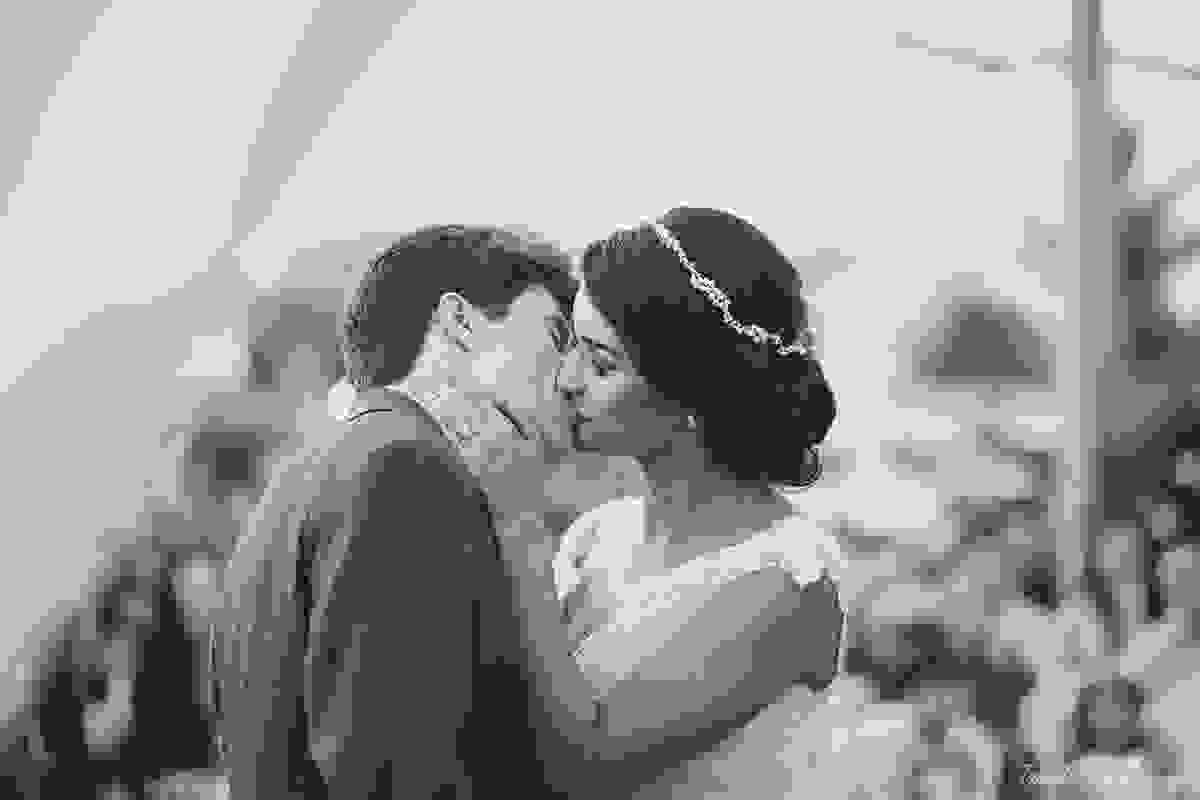 fotos de inspiração para casamento na praia, durante o dia, em Serra ES, Manguinhos, fotos de casamento dos sonhos na praia, Mayara e Allan, casamento durante a luz do dia, fotos de casamento na praia