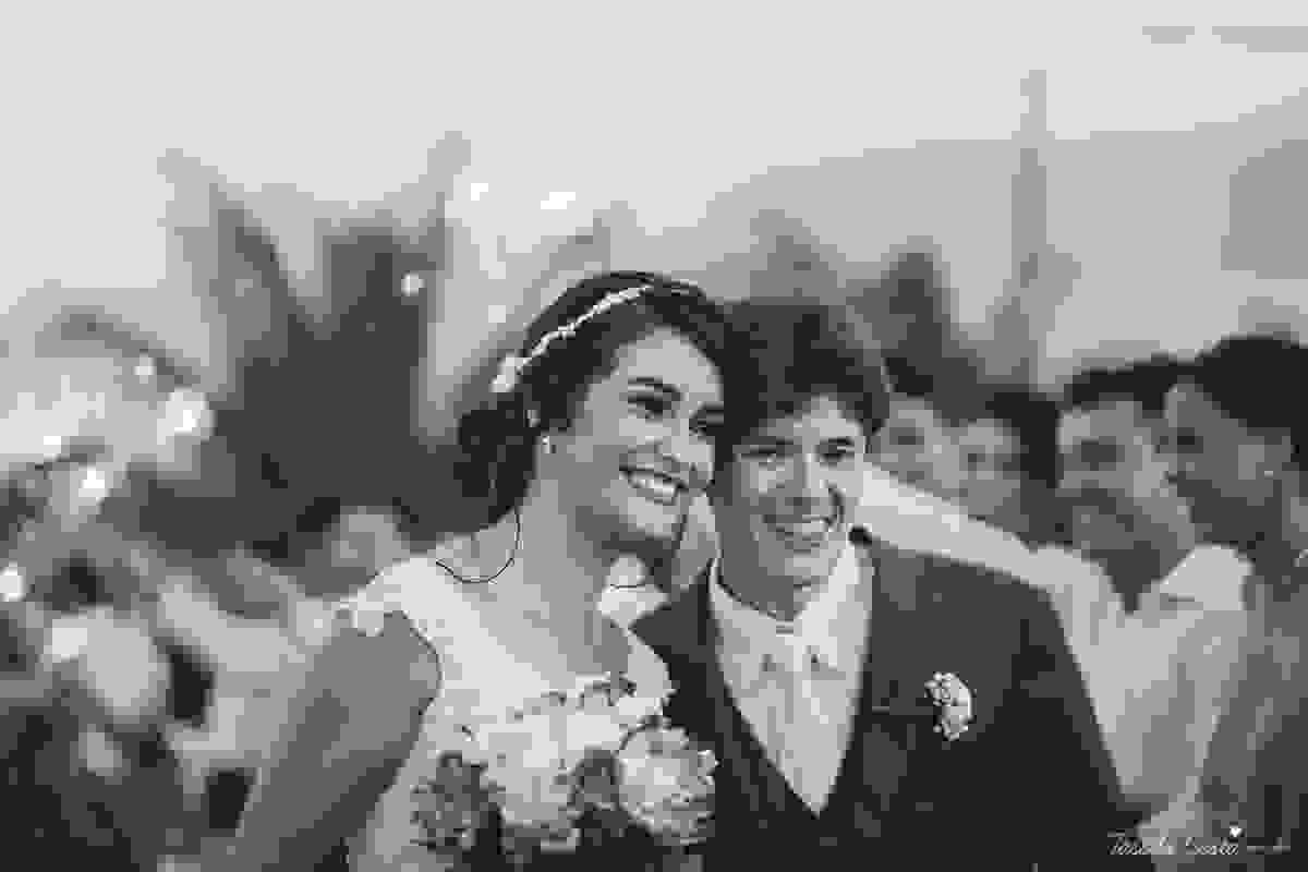 fotos de inspiração para casamento na praia, durante o dia, em Serra ES, Manguinhos, fotos de casamento dos sonhos na praia, Mayara e Allan, casamento durante a luz do dia, fotos de casamento na praia