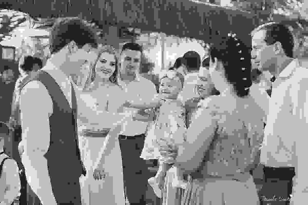 fotos de inspiração para casamento na praia, durante o dia, em Serra ES, Manguinhos, fotos de casamento dos sonhos na praia, Mayara e Allan, casamento durante a luz do dia, fotos de casamento na praia