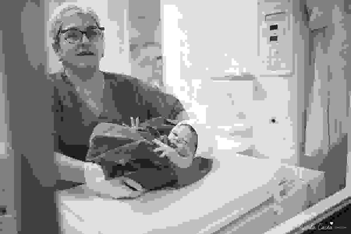 fotos de maternidade, maternidade santa úrsula em vitória ES, fotografia de parto, tássila costa, mãe de menina, fotos de família