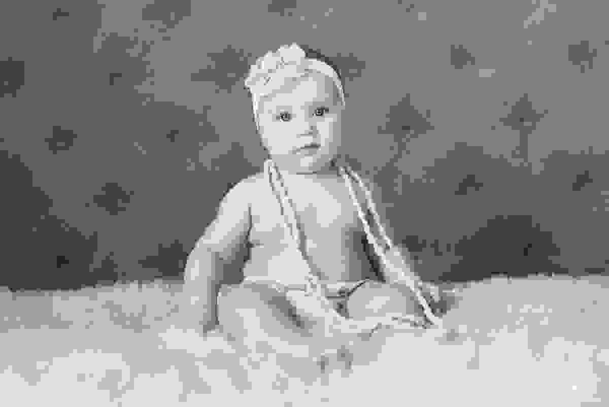 fotos de família em casa, em vitória es, fotografia de bebê em casa em vix, fotos para recordação, álbum de fotografia, bebê linda, poses de bebê recém nascido, bebê linda, fotos na cama